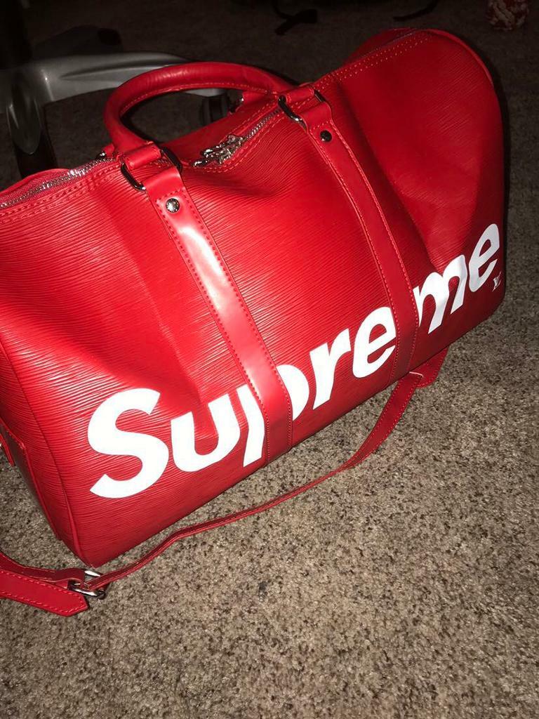 louis supreme duffle bag